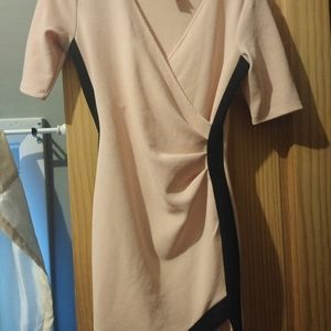FORM FITTING PINK DRESS SIZE M